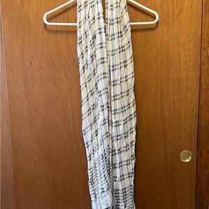 Elegant Black and White Checkered Scarf